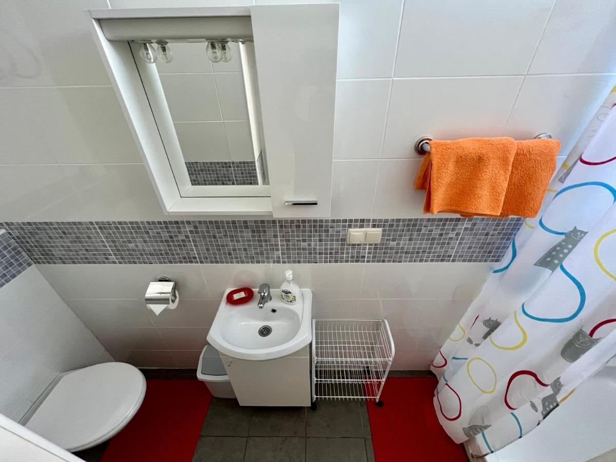 Apartaments Oma & Opa Banjol Exteriör bild