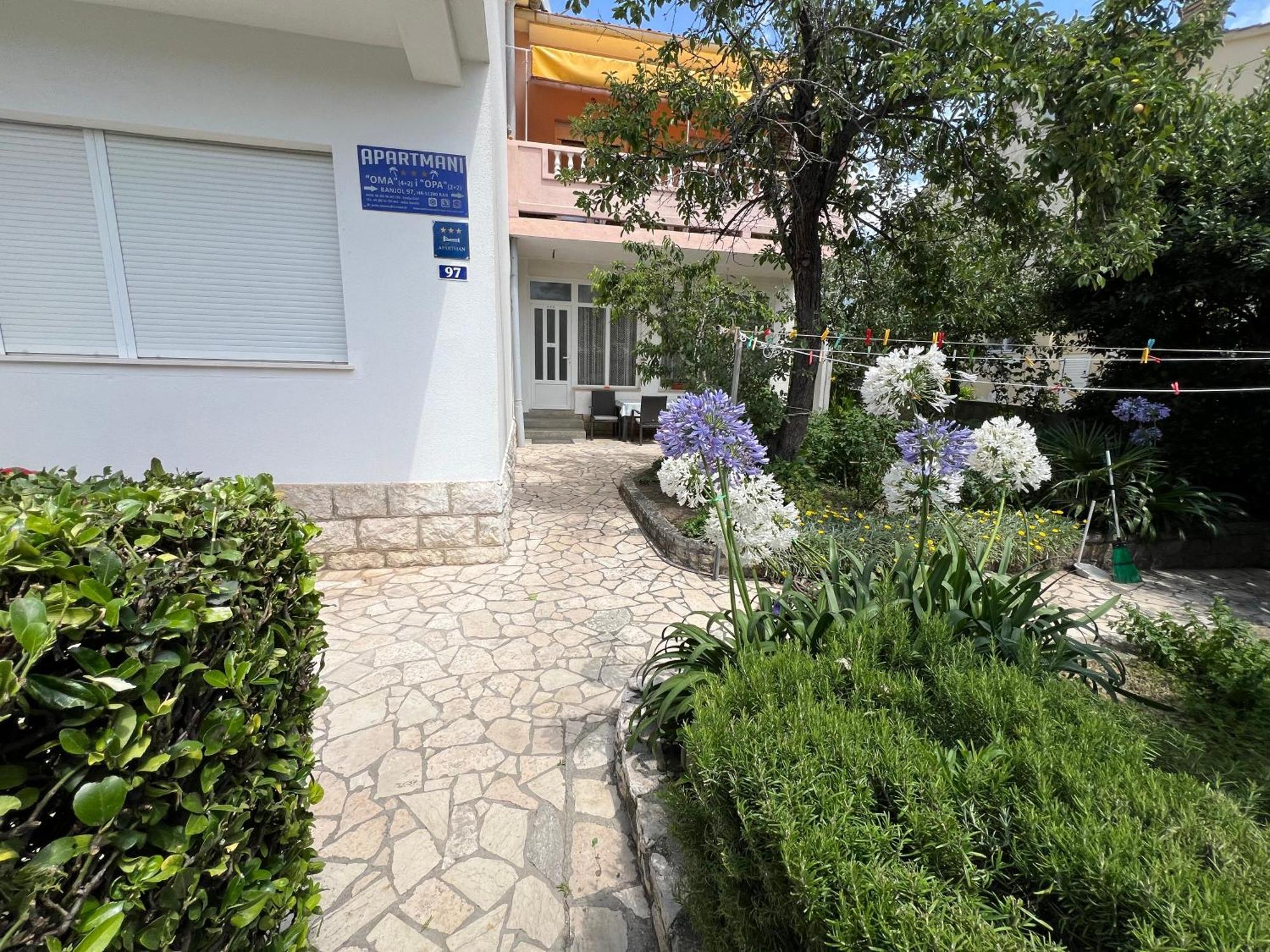 Apartaments Oma & Opa Banjol Exteriör bild
